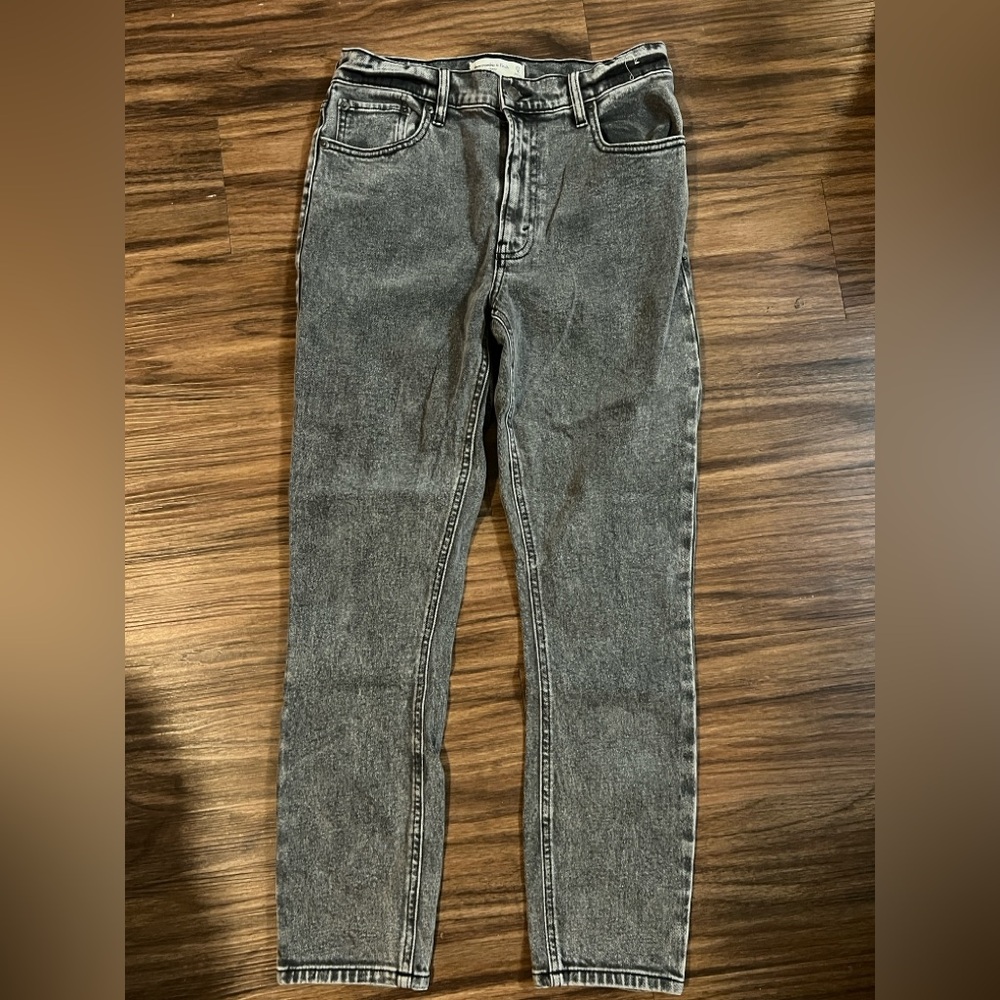 Women’s Abercrombie & Fitch Skinny High Rise Jeans- Size 4R/ w 27